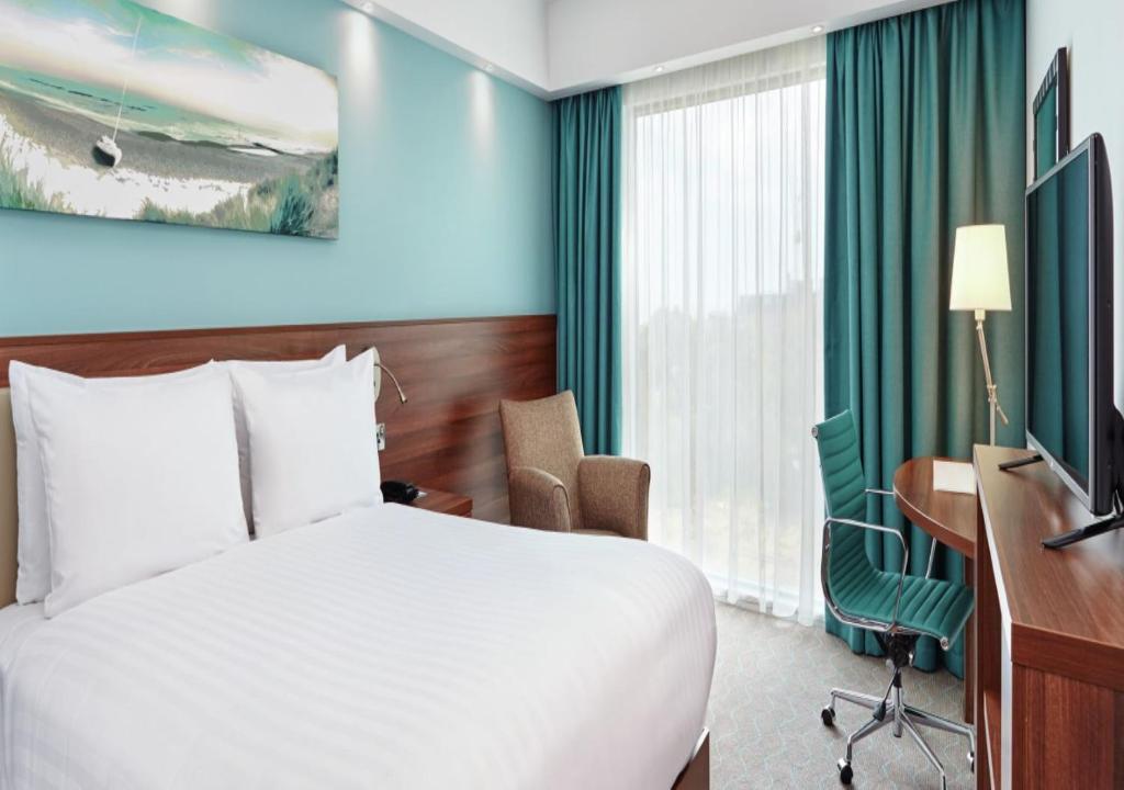 แฮมป์ตัน บาย ฮิลตัน คีล Hotel ภายนอก รูปภาพ