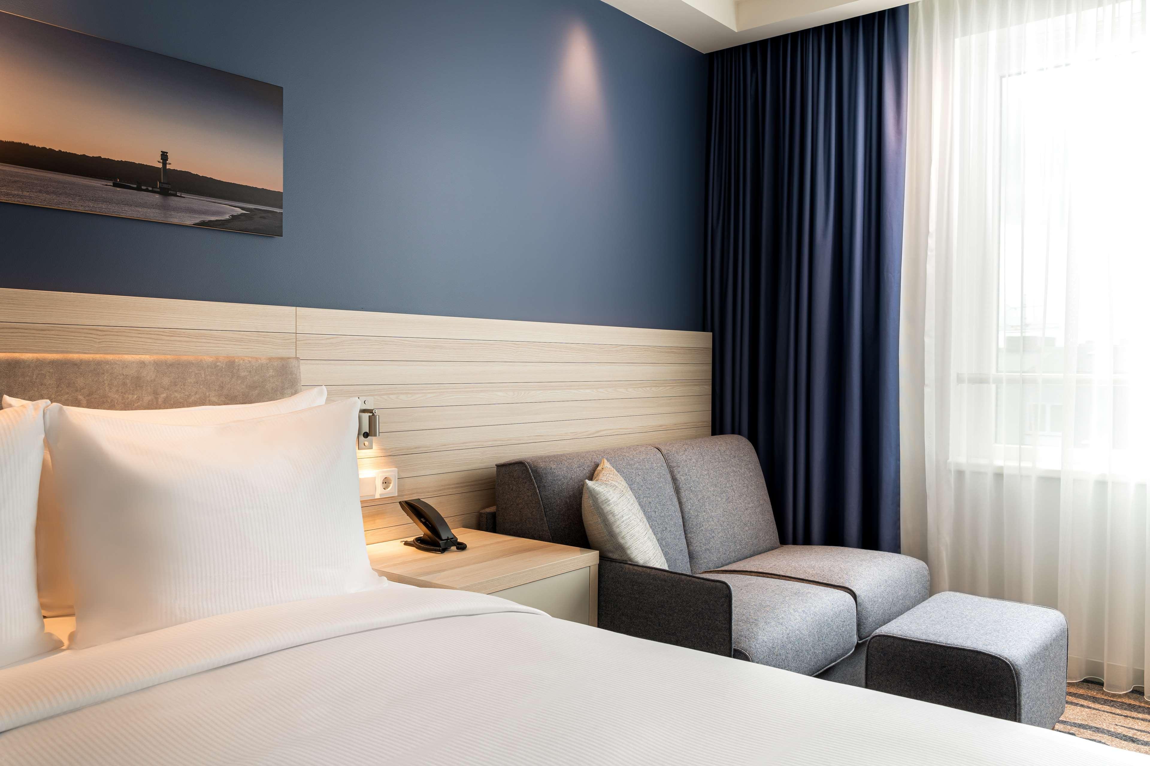 แฮมป์ตัน บาย ฮิลตัน คีล Hotel ภายนอก รูปภาพ